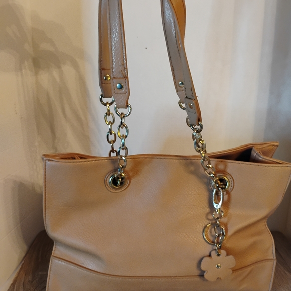 Bueno Faux Leather Tote Purse - Picture 3 of 7